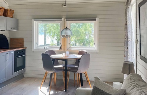 Hoyanger House | Cozy home in Lavik with house a panoramic view