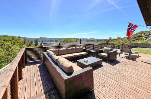 Lyngdal House | Cozy home in Lyngdal with WiFi