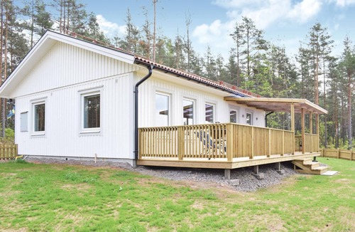 Hultsfred Municipality House | Cozy home in Målilla with WiFi
