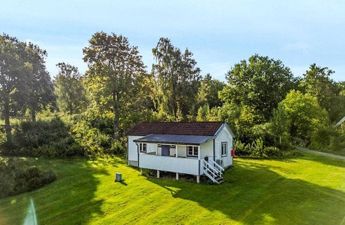 Vastra Gotaland House | Cozy Home In Myggenäs With Sauna