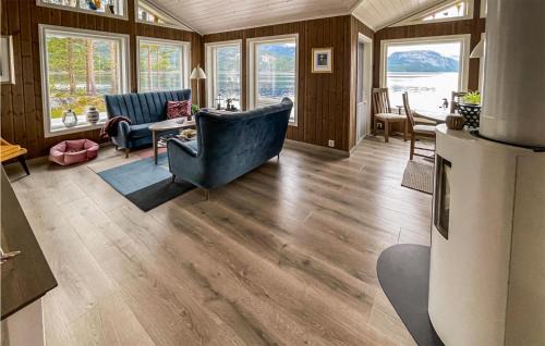 Nissedal House | Cozy Home In Nissedal With House Sea View