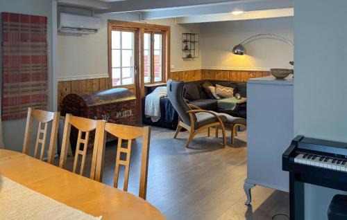 Oppdal House | Cozy Home In Oppdal With House A Mountain View