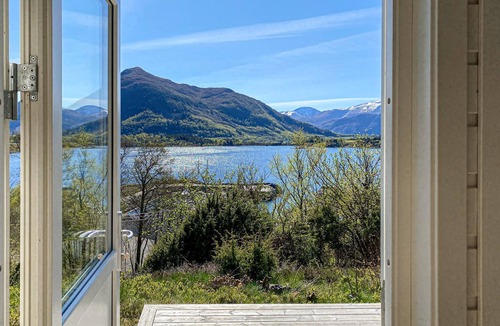 Ulstein Municipality House | Cozy home in ørsta with WiFi