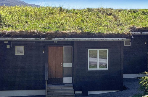 Ulstein Municipality House | Cozy home in ørsta with WiFi