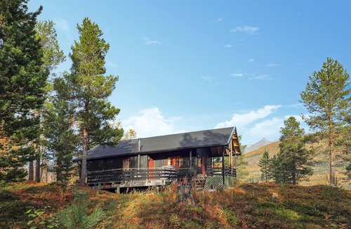 Balsfjord House | Cozy home in øverbygd with house a mountain view