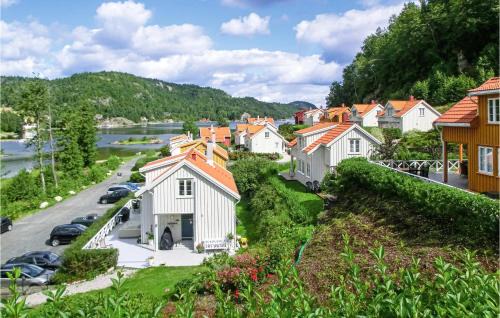 Songe House | Cozy Home In Risør With Sauna