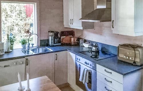 Harstad House | Cozy Home In Sørvik With Wifi