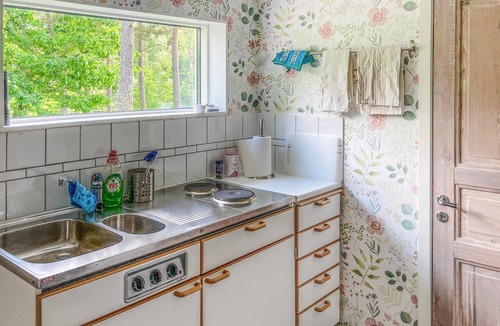 Sollebrunn House | Cozy home in Sollebrunn with sauna