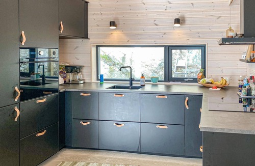 Torjulvagen House | Cozy home in Stangvik with house sea view