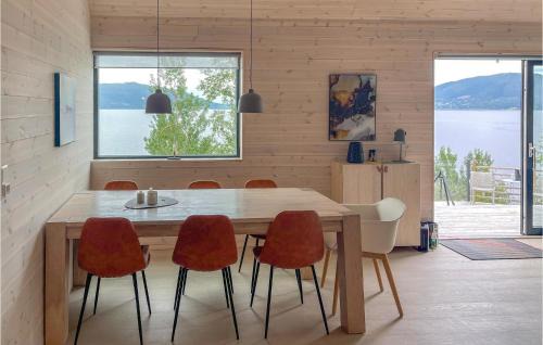 Torjulvagen House | Cozy Home In Stangvik With House Sea View