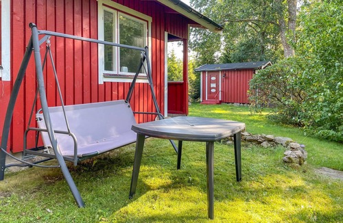 Ronninge House | Cozy home in Strömsnäsbruk with WiFi