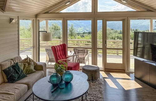 Møre og Romsdal House | Cozy home in Stranda with sauna