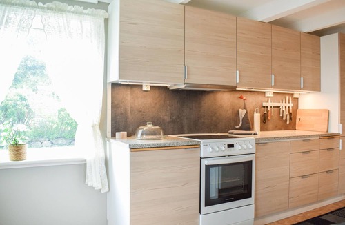 Sveio House | Cozy home in Sveio with house a panoramic view