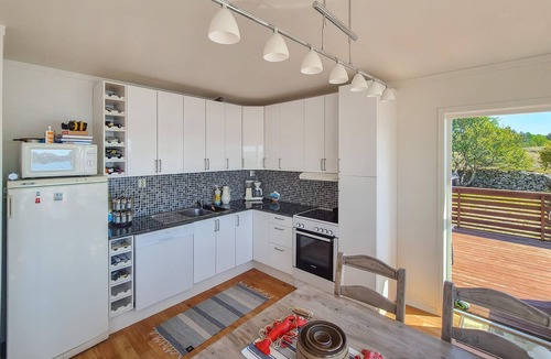 Sveio House | Cozy home in Sveio with WiFi