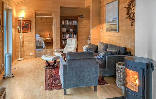 Flora Municipality House | Cozy Home In Tansøy With House A Panoramic View