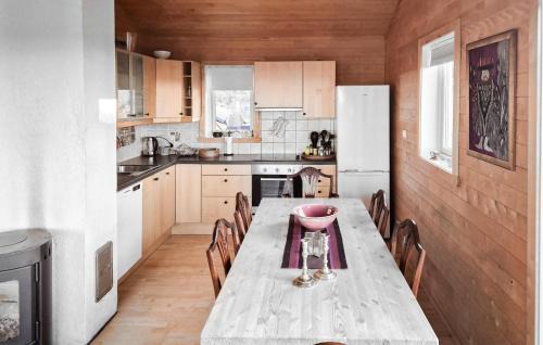 Flora Municipality House | Cozy Home In Tansøy With House A Panoramic View