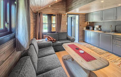 Tjørhom House | Cozy Home In Tjørhom With Sauna