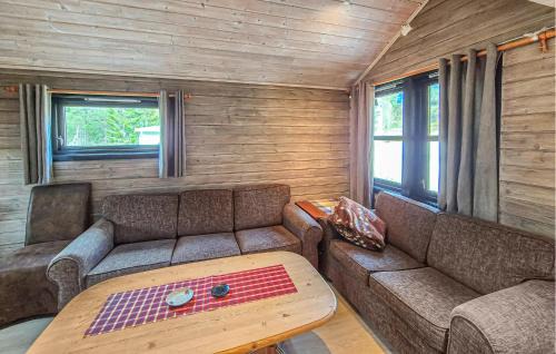 Tjørhom House | Cozy Home In Tjørhom With Sauna