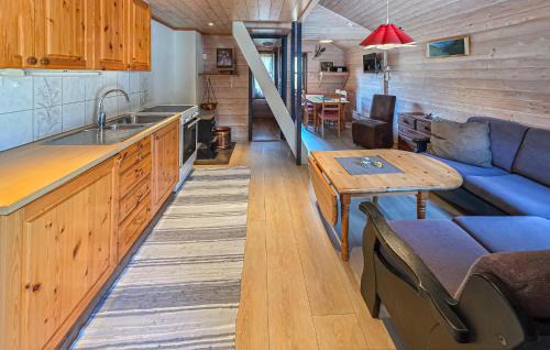 Tjørhom House | Cozy Home In Tjørhom With Sauna