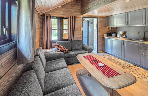 Tjørhom House | Cozy home in Tjørhom with sauna