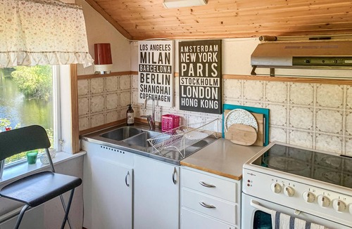 Overbyn House | Cozy home in Torsby with house sea view