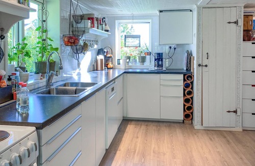 Tranas Municipality House | Cozy home in Tranås with lake view