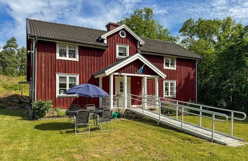 Tranas Municipality House | Cozy home in Tranås with WiFi
