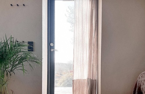 Vallda House | Cozy home in Vallda with kitchen