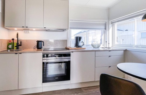 Varberg House | Cozy home in Varberg with house sea view