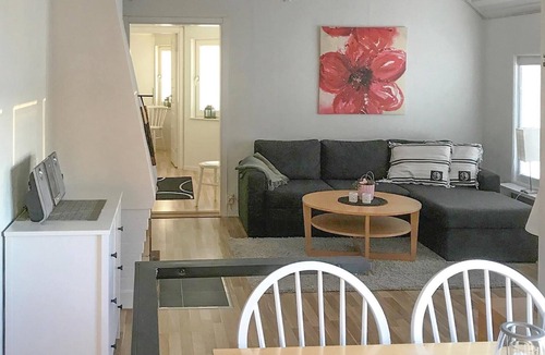 Hultsfred House | Cozy home in Vena with house sea view