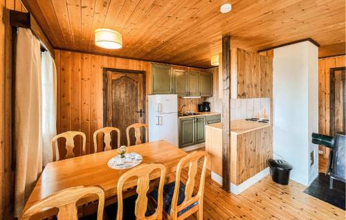 Nord-Fron House | Cozy Home In Vinstra With Sauna