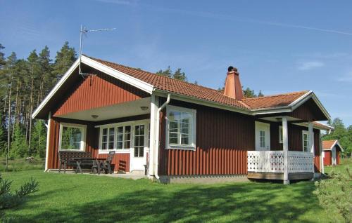 Vittaryd House | Cozy Home In Vittaryd With House Sea View