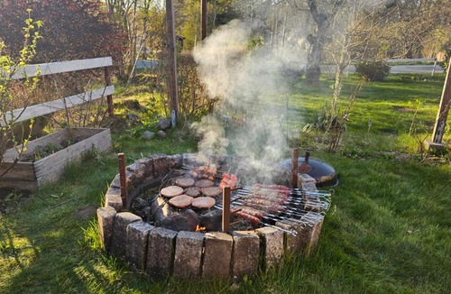 Immeln House | Cozy home in woods near Immeln with fireplace & BBQ
