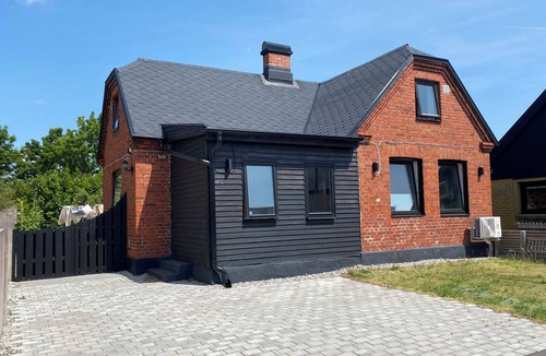 Trelleborg House | Cozy house and garden, a 1-minute walk from the sandy beach in Trelleborg