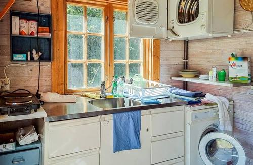 Hamburgsund House | Cozy house with simple standard in perfect location in Valö nature reserve.
