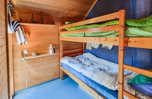 Hamburgsund House | Cozy house with simple standard in perfect location in Valö nature reserve.