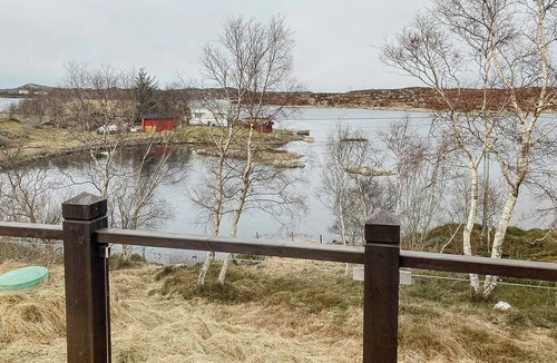 Averoy Municipality House | Cozy log cabin in Karvag