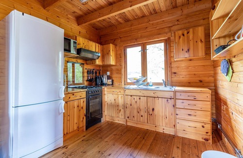 Skaftet House | Cozy log cabin near the Baltic Sea, ideal for fishing and relaxing