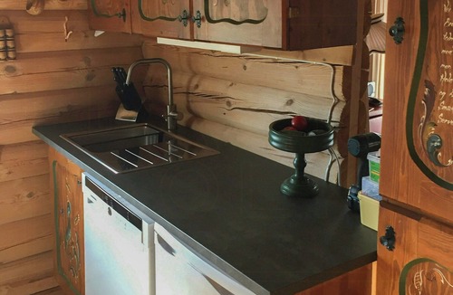 Etnedal House | Cozy, magical mountain cabin with trails