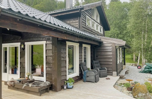 Torheim House | Cozy modern cabin in West Norway with view