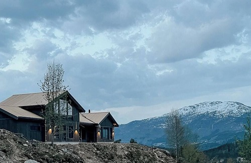 Luster House | Cozy modern cabin with outstanding view in Sogn