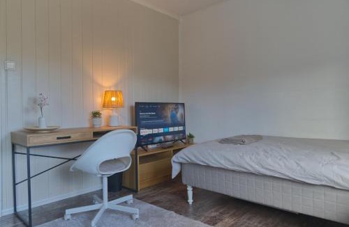 Drammen House | Cozy Nordic Attic with Smart TV & Modern Bathroom