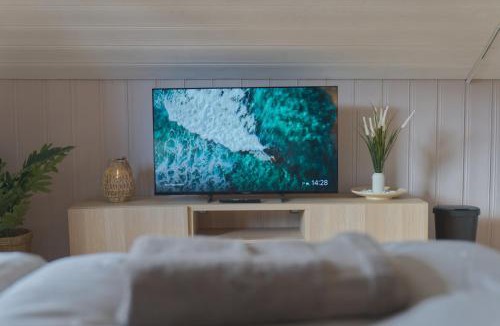 Drammen House | Cozy Nordic Attic with Smart TV & Modern Bathroom
