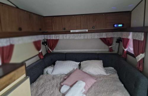 Lulea House | Cozy private caravan on our lawn