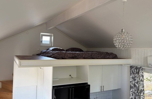 Vasteras Cabin | Cozy Private Cottage Near Lake Mälaren Västerås