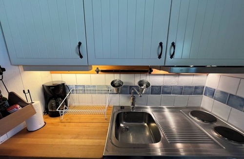 Uto Apartment | Cozy Private Studio Sleeps 5 - Own Entrance