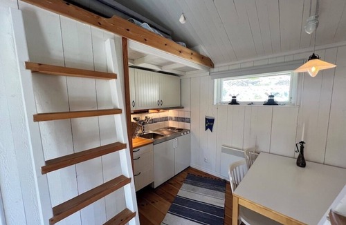 Uto Apartment | Cozy Private Studio Sleeps 5 - Own Entrance