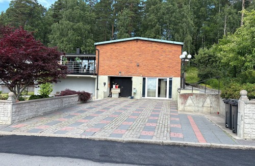 Centrala Sodertalje Apartment | Cozy private villa floor with patio