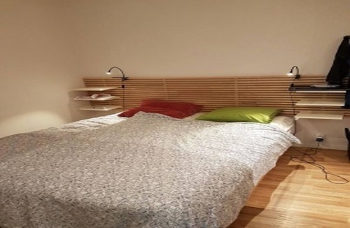 Solna Apartment | Cozy room 3min from Stockholm. Good communication. Close to Hagaparken & shopping center.