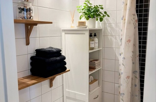 Vatternas Apartment | Cozy Scandinavian Apartment Free Parking Near Elmia Garden View